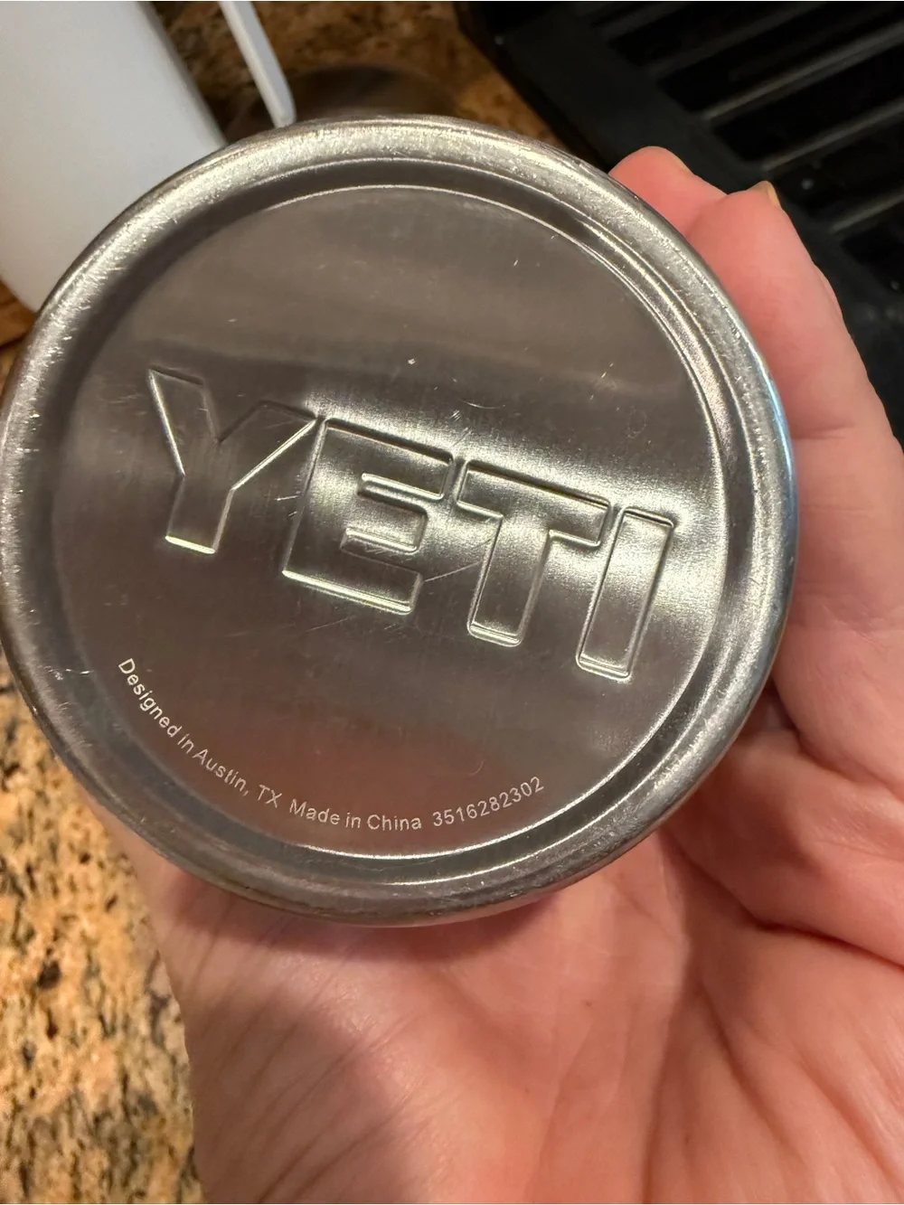 YETI White Stainless Steel Rambler Tumbler-30 oz no lid. - EUC